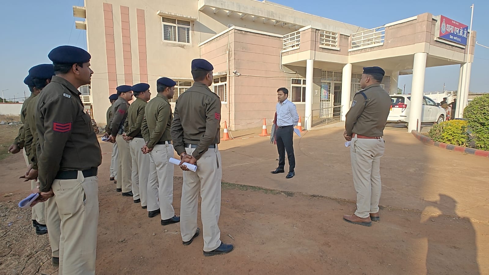 एसपी ने एनकेजे थाने पहुंचक़र माइक्रो बीट प्रणाली क़े संबंध मे दीं 22 IMG 20250224 WA0041