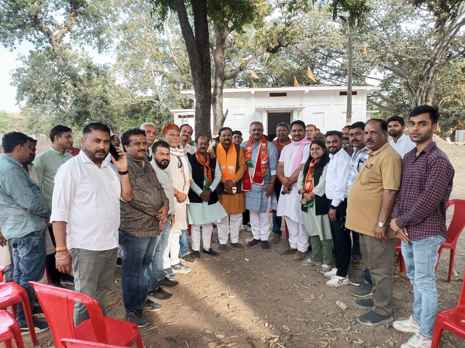 संगोष्ठी एवं कार्यकर्ता सम्मेलन में न्यू कटनी मंडल पहुंचे भाजपा जिलाध्यक्ष श्री दीपक सोनी टण्डन का जोरदार स्वागत,वरिष्ठजनो ने सुनाए अटल जी के साथ बिताए संस्मरण 22 IMG 20250225 WA0044
