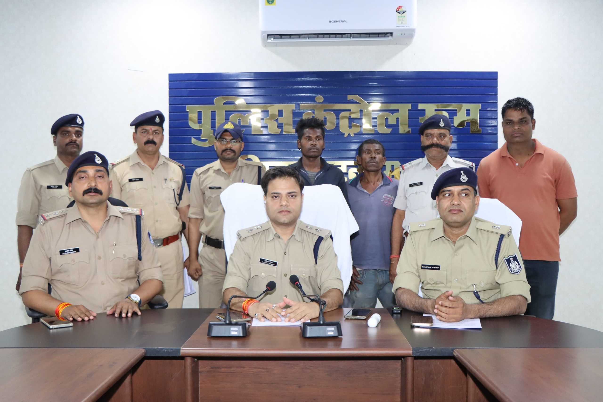 दुष्कर्म का विरोध करने पर पड़ोस के युवकों ने कर दी थीं महिला की हत्या स्लीमनाबाद पुलिस ने अंधे हत्याकांड किया पर्दाफाश, दो आरोपी गिरफ्तार 22 IMG 20250304 WA0037 scaled