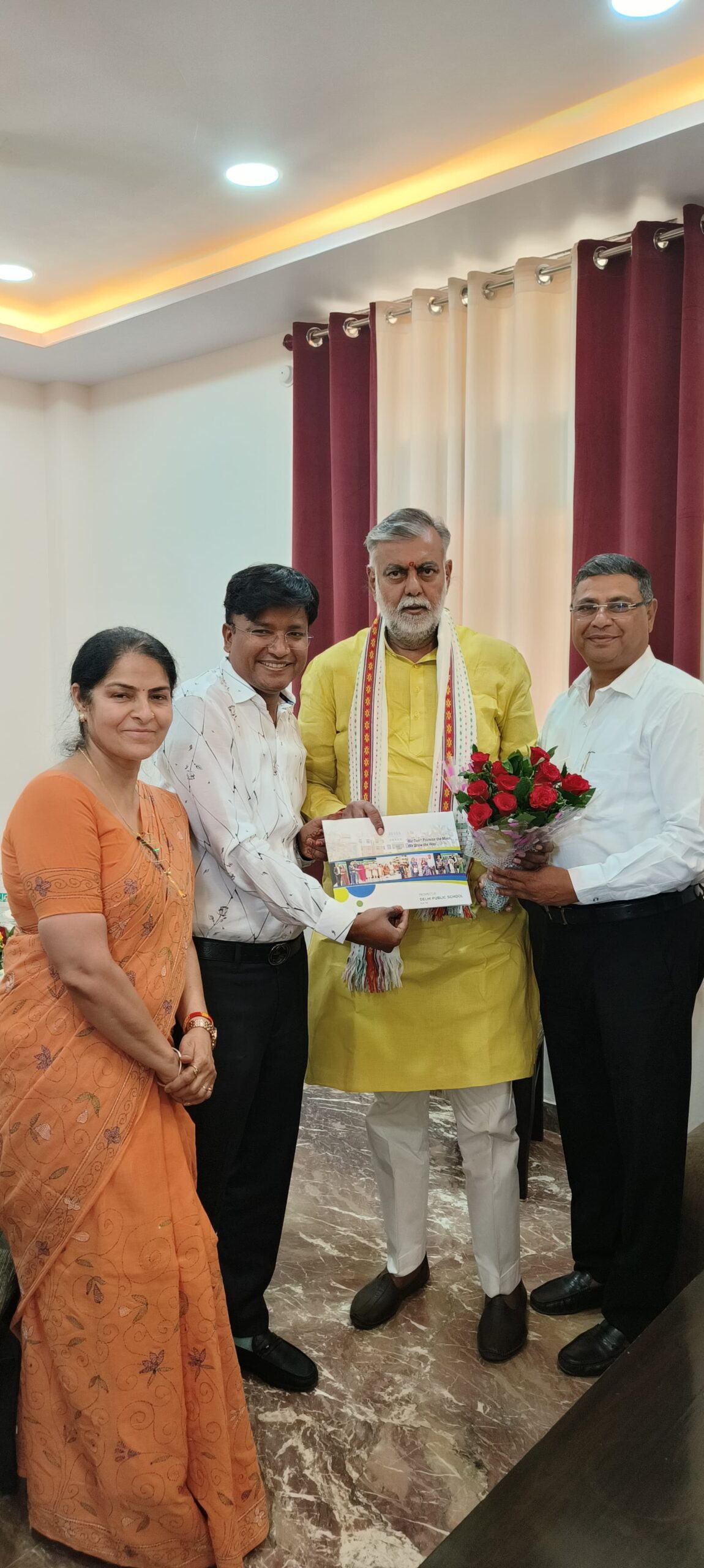 अल्प प्रवास पर नगर आगमन के दौरान दिल्ली पब्लिक स्कूल पहुंचे पंचायत एवं ग्रामीण विकास मंत्री प्रहलाद पटेल 22 IMG 20250416 WA0023 scaled