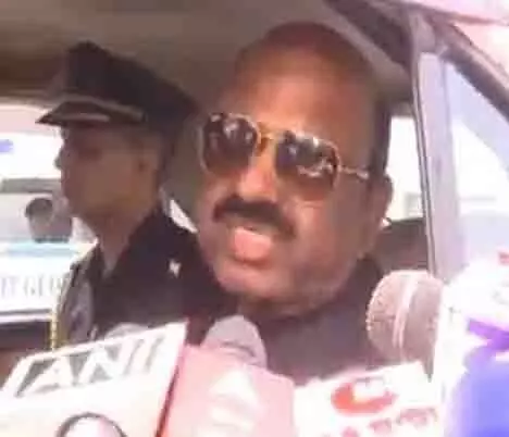पश्चिम बंगाल के राज्यपाल सीवी आनंद बोस को सीने में दर्द, हालत बिगड़ने पर अस्पताल में भर्ती 22 पश्चिम बंगाल के राज्यपाल सीवी आनंद बोस को सीने में दर्द, हालत बिगड़ने पर अस्पताल में भर्ती