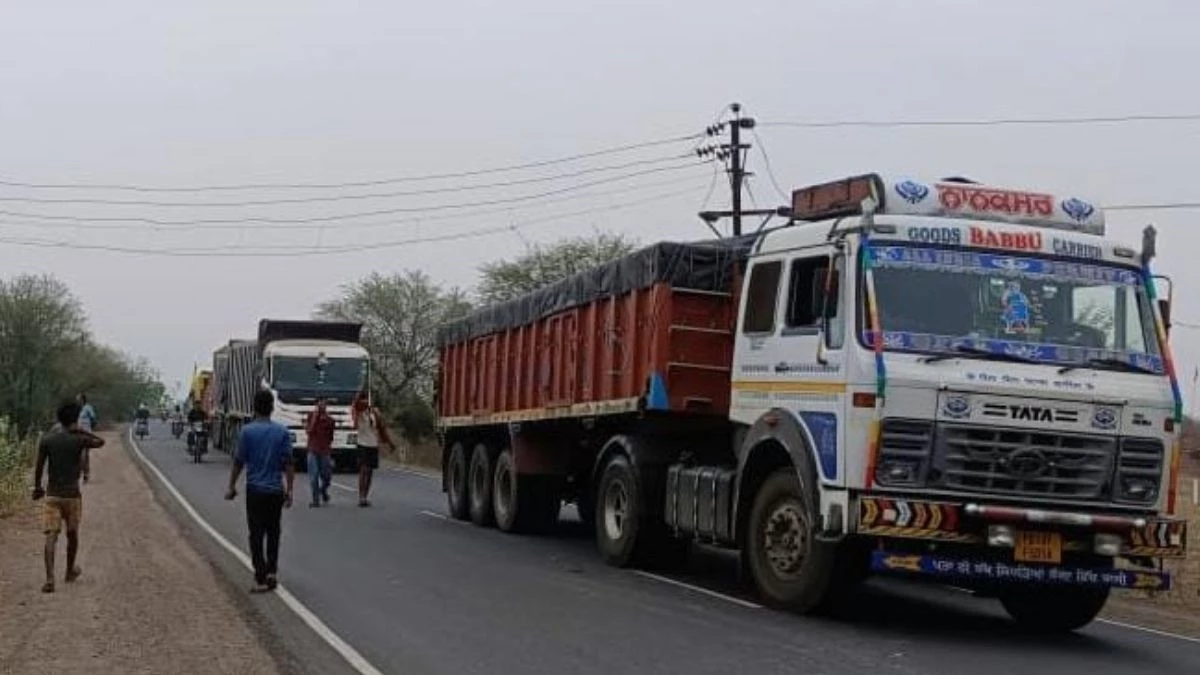 25 05 2025 dewas accident news 2025525 152412