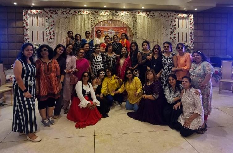 यूथ कटनी का वार्षिक कार्यक्रम संपन्न महिलाओ ने बॉलीवुड थीम में भाग लिया और विभिन्न सांस्कृतिक कार्यक्रमों की हुयी प्रस्तुतियां 22 IMG 20250513 WA0056