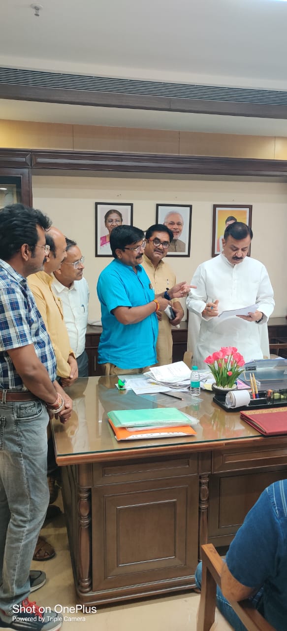संयुक्त मोर्चा संघ के सदप्रयास से अतिशेष शिक्षकों को मिला न्याय,शिक्षकों के हित से जुड़ी अन्य मांगे भी यथाशीघ्र होंगी पूर्ण 22 IMG 20250515 WA0014 1