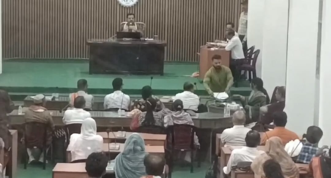ब्रेकिंग- वार्ड मे विकास कार्य ना होने को लेकर भाजपा पार्षद अवकाश ने दिया एमआईसी सदस्य से इस्तीफा 22 IMG 20250528 WA0053
