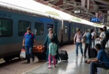 Indian Railway: रेलवे स्टेशनों पर गंदगी फैलाने वालों पर कड़ी कार्रवाई, जुर्माना राशि ₹32 लाख वसूली
