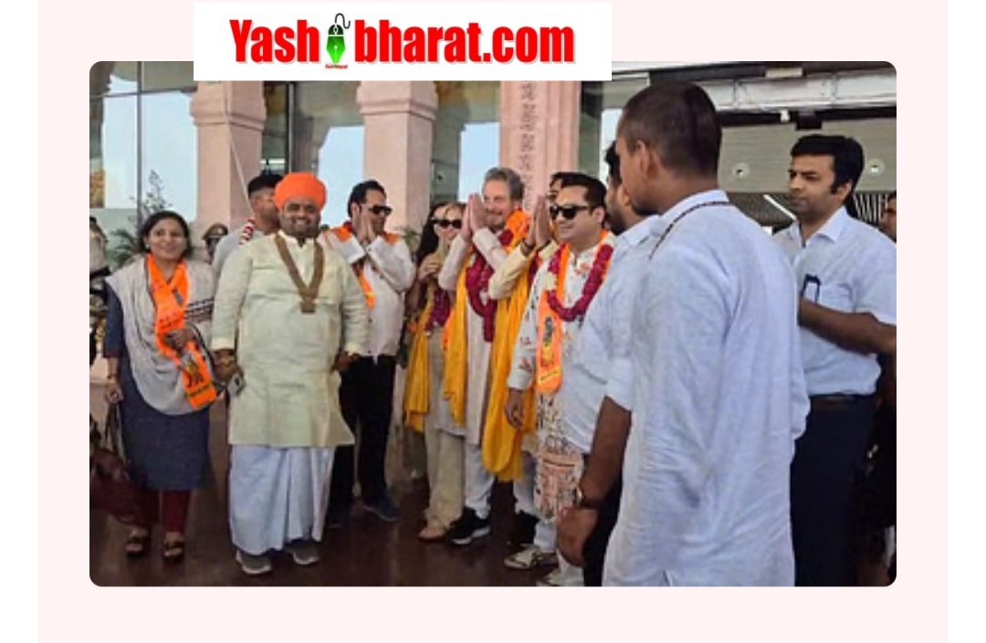 रामलला के दर्शन को पहुंचे एरोल मस्क, प्राण-प्रतिष्ठा अनुष्ठान में लिया हिस्सा, हनुमानगढ़ी में की पूजा