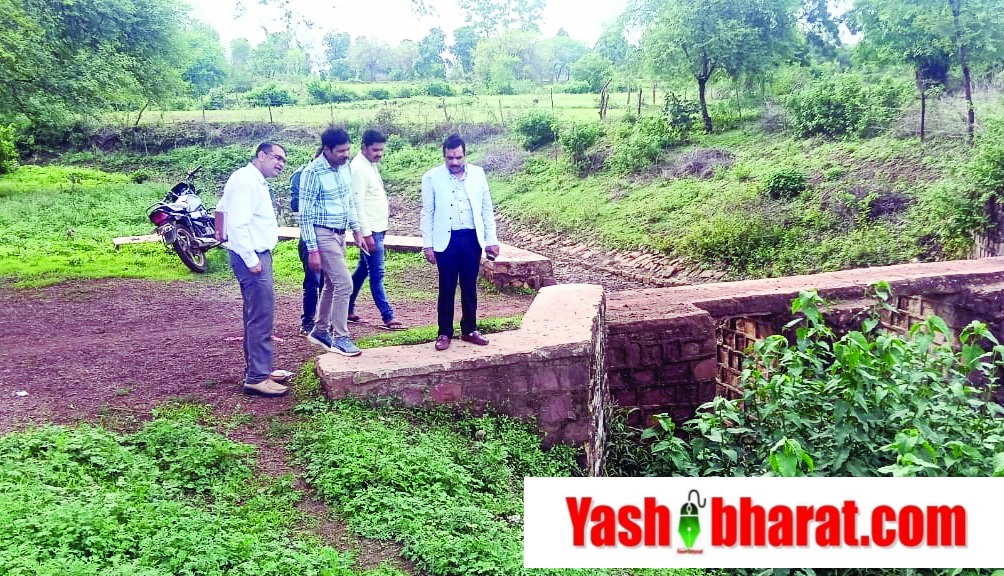 18 किलोमीटर का चक्कर नहीं लगाना पड़ेगा- ग्रामीणों को जिला पंचायत उपाध्यक्ष अशोक विश्वकर्मा के प्रयासों से ग्रामीणों को मिलेगी आवागमन की सुविधा, बिछिया से झलवारा स्टेशन मार्ग पर नहर के ऊपर होगा पुल निर्माण