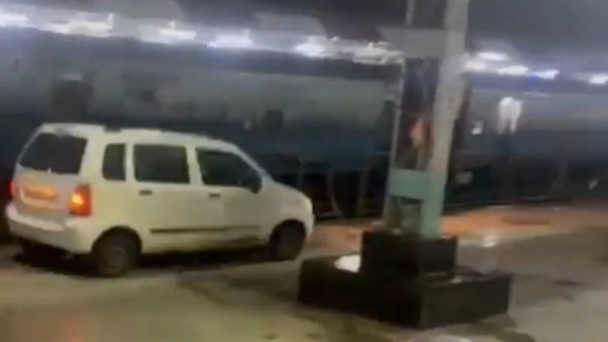 05 07 2025 bhopal rail car video 202576 0195