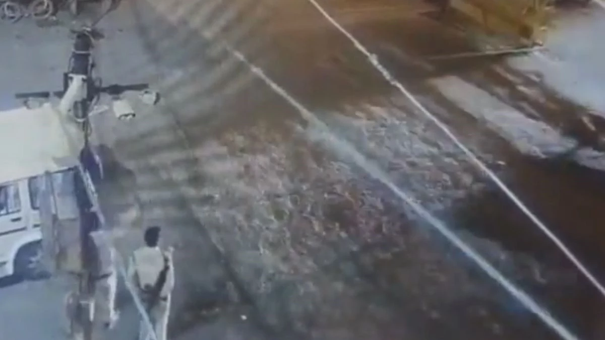 15 07 2025 congress mla tries to run over cops