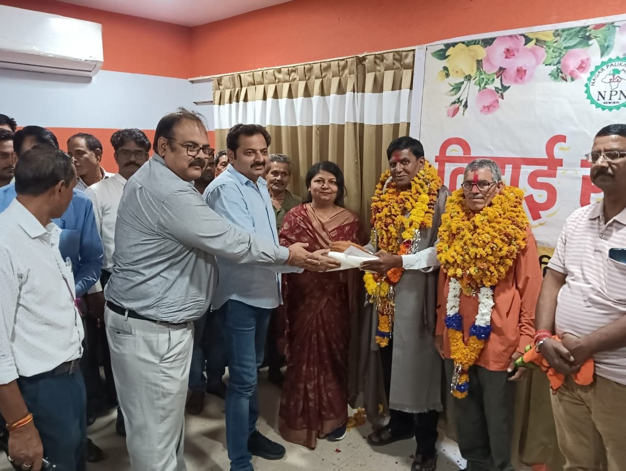 नगर निगम से सेवानिवृत्त हुए गणेश बिचपुरिया, महापौर, अध्यक्ष, आयुक्त सहित अधिकारी व कर्मचारियों ने दी भावभीनी विदाई 5 IMG 20250630 WA0050