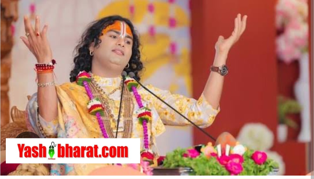 वृंदावन के कथावाचक ने लड़कियों की ‘शादी‑उम्र’ और चरित्र पर दी विवादित टिप्पणी, मिडिया दबाव में Aniruddhacharya ने सार्वजनिक रूप से माफी मांगी