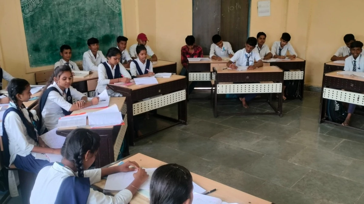 Classroom: MP हाईस्कूल का बड़ा फैसला, खत्म होगा बैक बेंचर कल्चर, हर सीट बनेगी खास