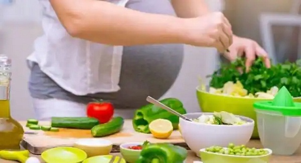 धार्मिक नहीं, वैज्ञानिक वजह से भी सावन में इन चीज़ों से दूरी जरूरी, दही-दूध तो सब जानते हैं… लेकिन सावन में इन फूड्स से भी क्यों मना करता है विज्ञान?