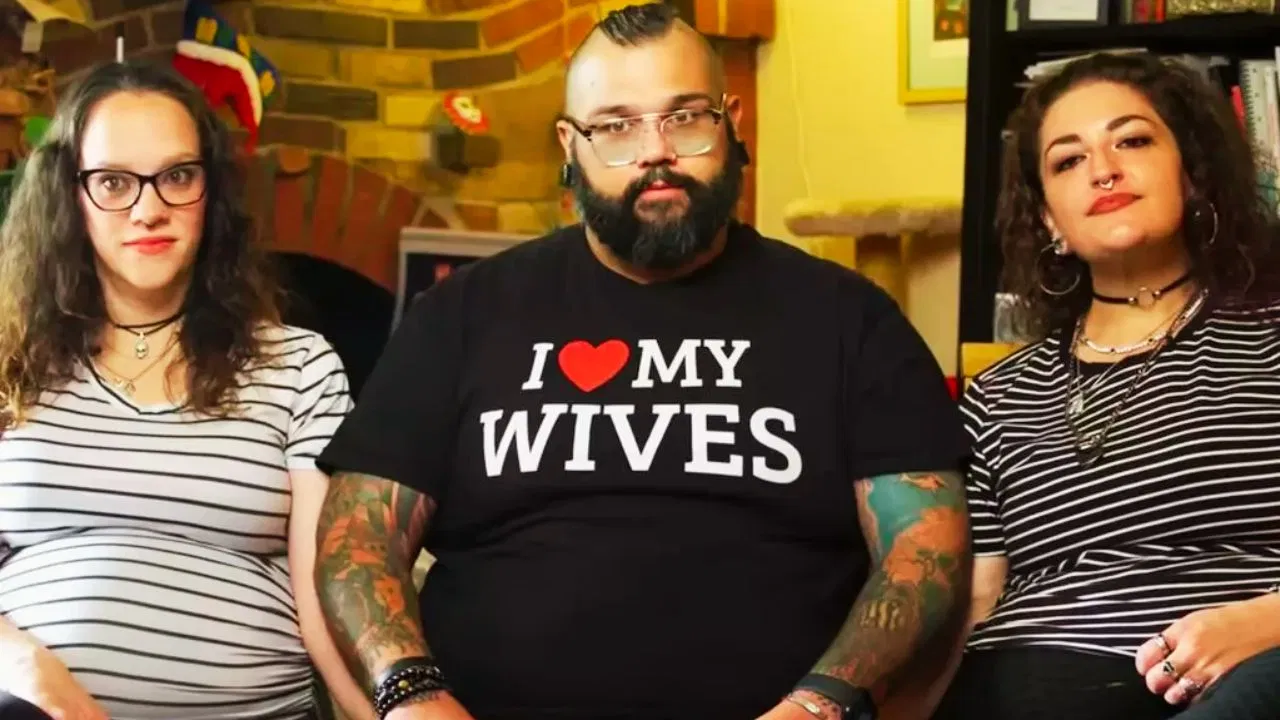 घर टूटा, फिर तीनों में इश्क़ शुरू हुआ -सुनो ये अनोखी ट्रायंगल स्टोरी