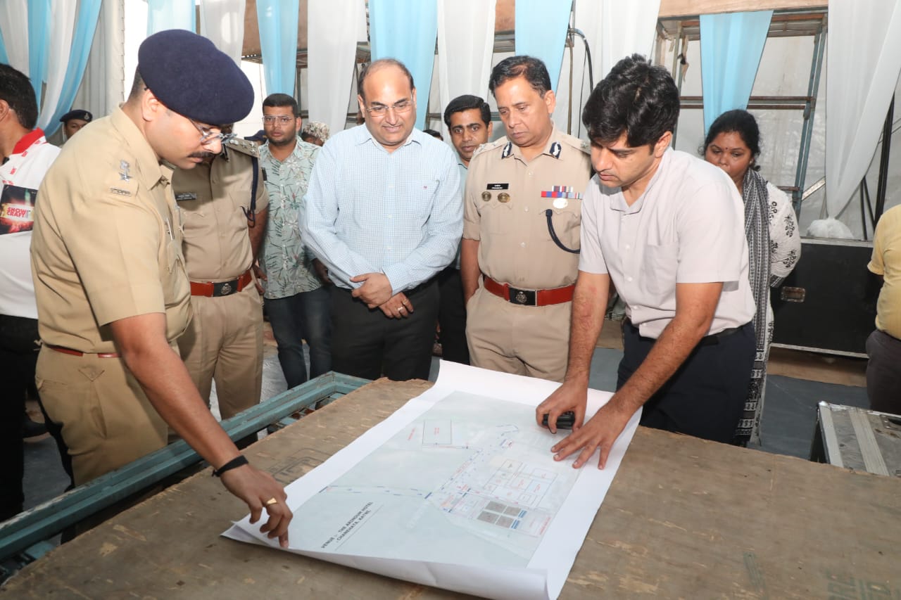 माइनिंग कॉन्क्लेव की तैयारियों का संभागायुक्त एवं पुलिस महानिरीक्षक ने किया निरीक्षण