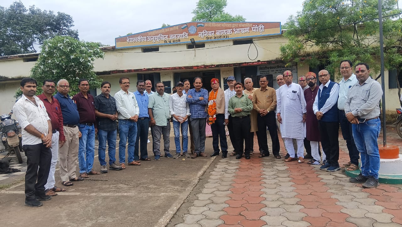 38वर्षों तक विभाग की सेवा उपरांत शिक्षक गणेश शंकर गर्ग हुए सेवानिवृत,स्टाप और विद्यार्थियों की आँखे हुईं नम 42 IMG 20250802 WA0097