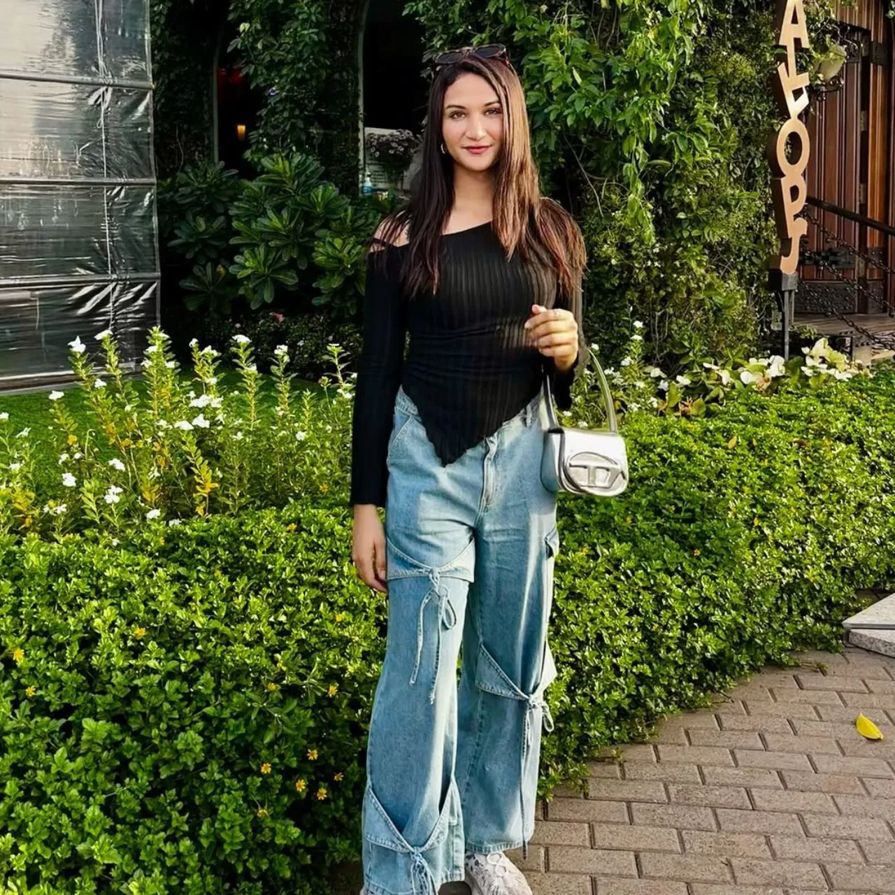 लड़के से लड़की बनीं अनाया बांगर,नया रूप देख हैरान हुए फैंस, तस्वीरें बन रहीं वायरल