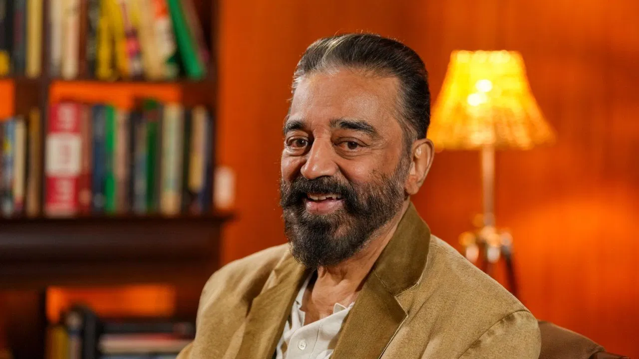 कमल हासन का विवादित बयान: शिक्षा की बात करते हुए बोले -'सनातन और तानाशाही की बेड़ियों को तोड़ना होगा' 42 कमल हासन का विवादित बयान: शिक्षा की बात करते हुए बोले -'सनातन और तानाशाही की बेड़ियों को तोड़ना होगा'