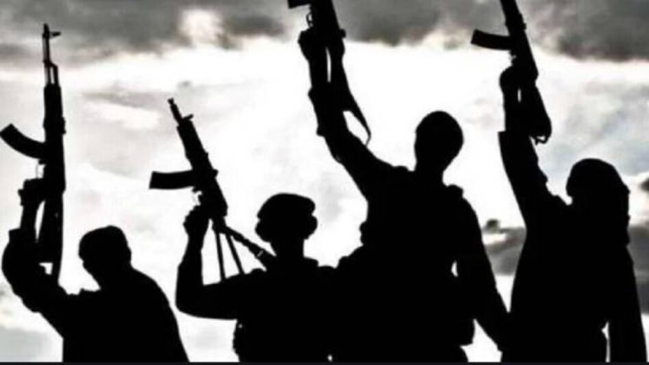 नौकरी के साथ देश से गद्दारी… J&K में लश्कर के लिए काम कर रहे सरकारी कर्मचारी पकड़े गए 22 नौकरी के साथ देश से गद्दारी… J\&K में लश्कर के लिए काम कर रहे सरकारी कर्मचारी पकड़े गए