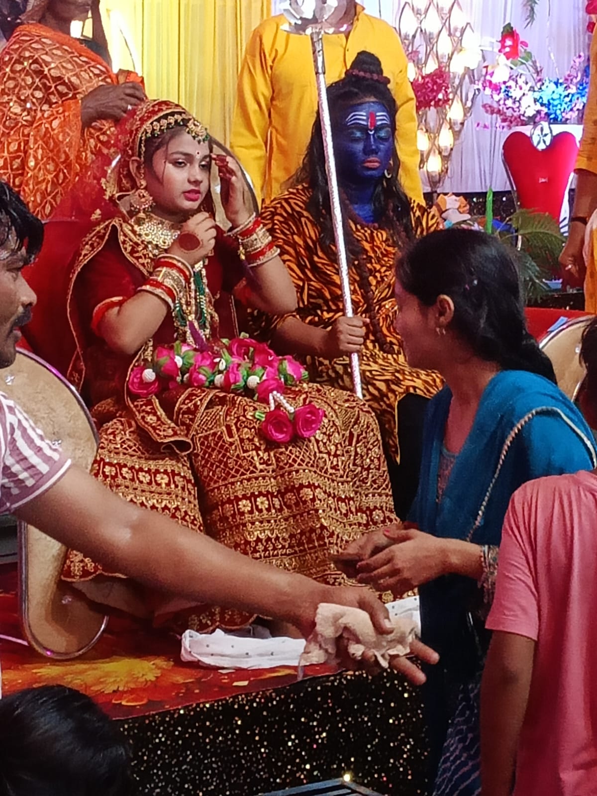श्रीमद देवी भागवत कथा का पांचवा दिन: मन की बुराइयों को त्यागना भी किसी व्रत से कम नहीं - कथा व्यास उमेश दुबे,देवी के जयकारों से गूंज रहा रीठी, जगह-जगह हो रहे धार्मिक आयोजन 22 IMG 20250928 WA0056