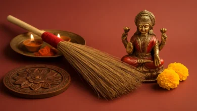Jhadu: नवरात्रि में झाड़ू बदलते ही खुल जाएगा भाग्य का ताला, मां लक्ष्मी करेंगी धूम-धाम से एंट्री!