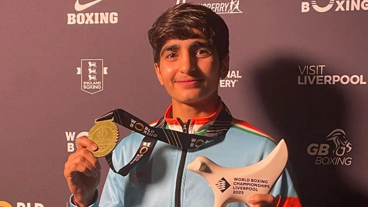 ऑटो रिक्शा ड्राइवर की बेटी मीनाक्षी हुड्डा ने दुनिया को दिखाई अपनी ताकत, बनी वर्ल्ड चैंपियन