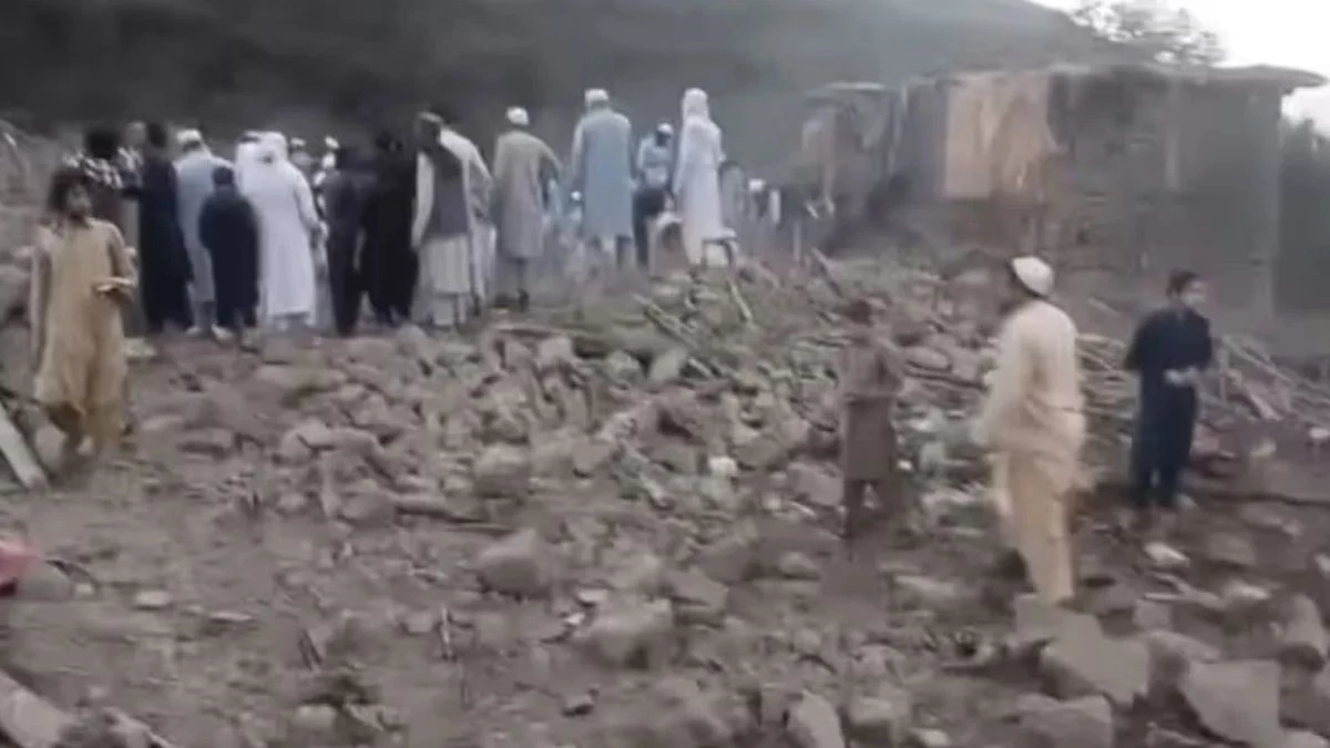 Khyber Pakhtunkhwa हवाई हमला: पाक एयरफोर्स ने खुद पर ही गिराए बम, 30 लोगों की मौत