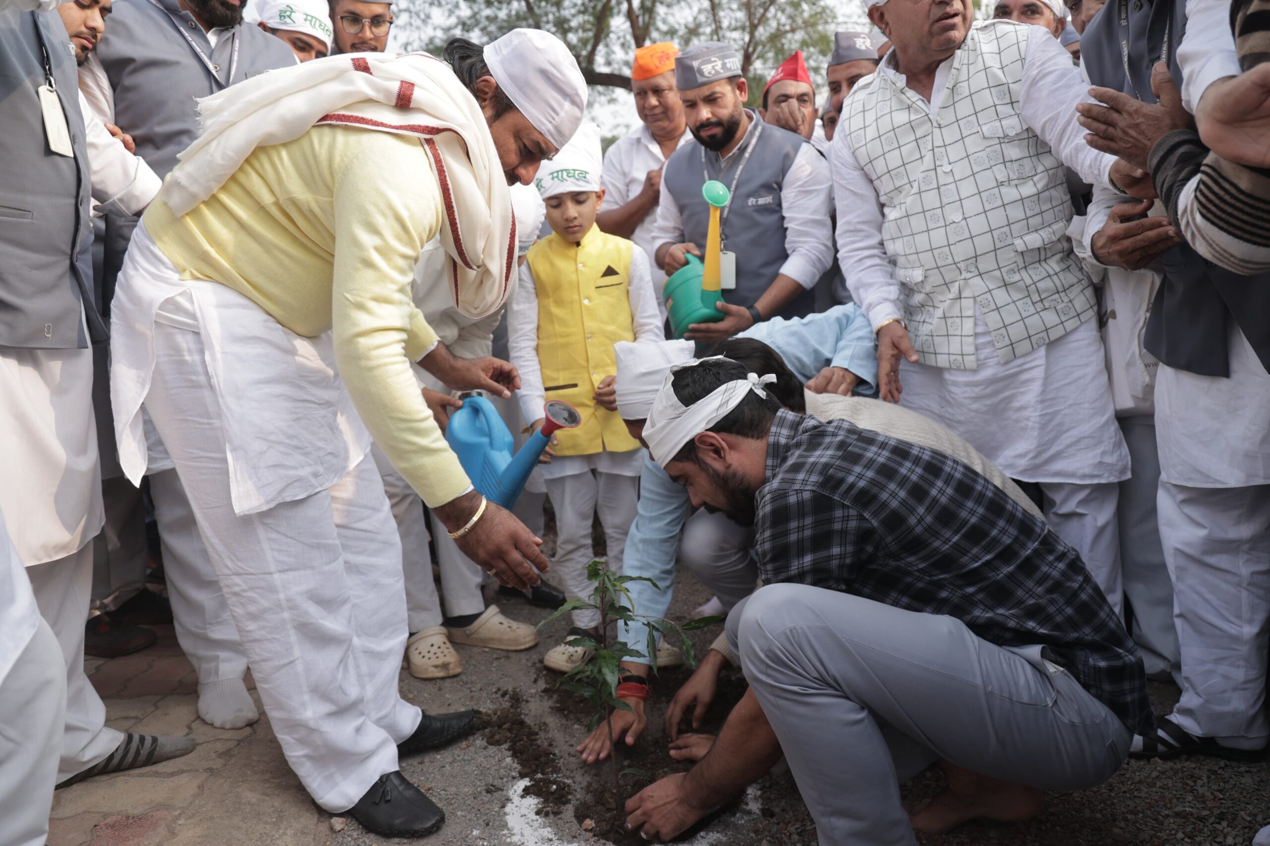 सतगुरु सांई ईश्वरशाह साहिब जी का प्राकट्य दिवस पर हुआ ब्रह्द वृक्षारोपण कार्यक्रम आयोजित 22 IMG 20251123 WA0136 scaled
