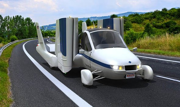 चीन ने Tesla को टक्कर देते हुए बनाई उड़ने वाली कार, दुनिया रही है हैरान