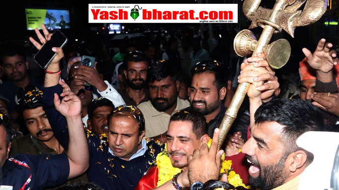 इंदौर में राबर्ट वाड्रा का बड़ा बयान: बिहार में दोबारा चुनाव से पलट सकते हैं नतीजे