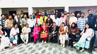 कटनी ब्लड डोनर एंड वेलफेयर सोसाइटी का मिशन राहत: ठंड से जंग, कटनी के संग” ग्रामीण क्षेत्र मे किए गरम कपड़े वितरण 5 IMG 20251221 WA0037