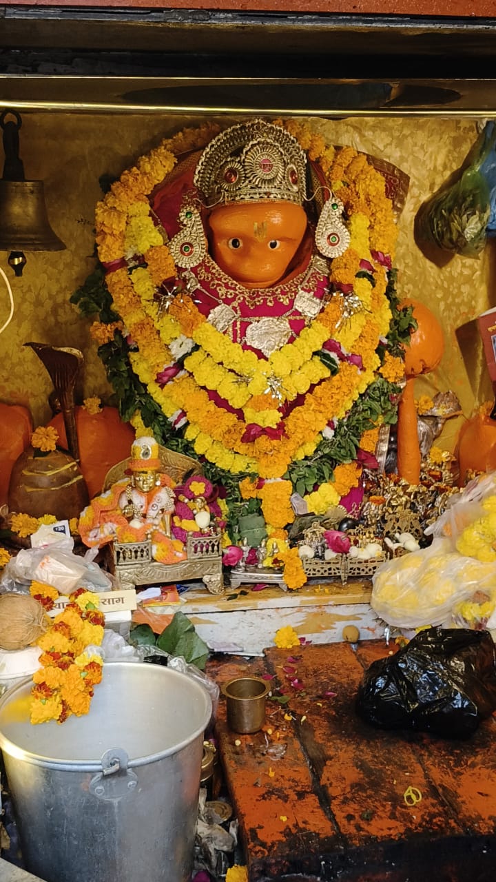 जहाँ विराजते हैं संकटमोचन—श्री सिद्ध पीठ 1008 दक्षिण मुखी बड़े हनुमान मंदिर में नववर्ष 2026 का दिव्य अनुष्ठान,रामभक्ति की अखंड धारा के साथ हनुमान भक्ति से,विशाल धार्मिक आयोजन, होगा सामूहिक हनुमान चालीसा पाठ 1 IMG 20251231 WA0020