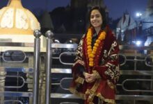 महाकाल की भस्म आरती में शामिल हुईं अभिनेत्री नुसरत भरूचा, मचा विवाद, संतों ने किया समर्थन, मौलाना के बयान पर सियासी-धार्मिक घमासान 2 images 46