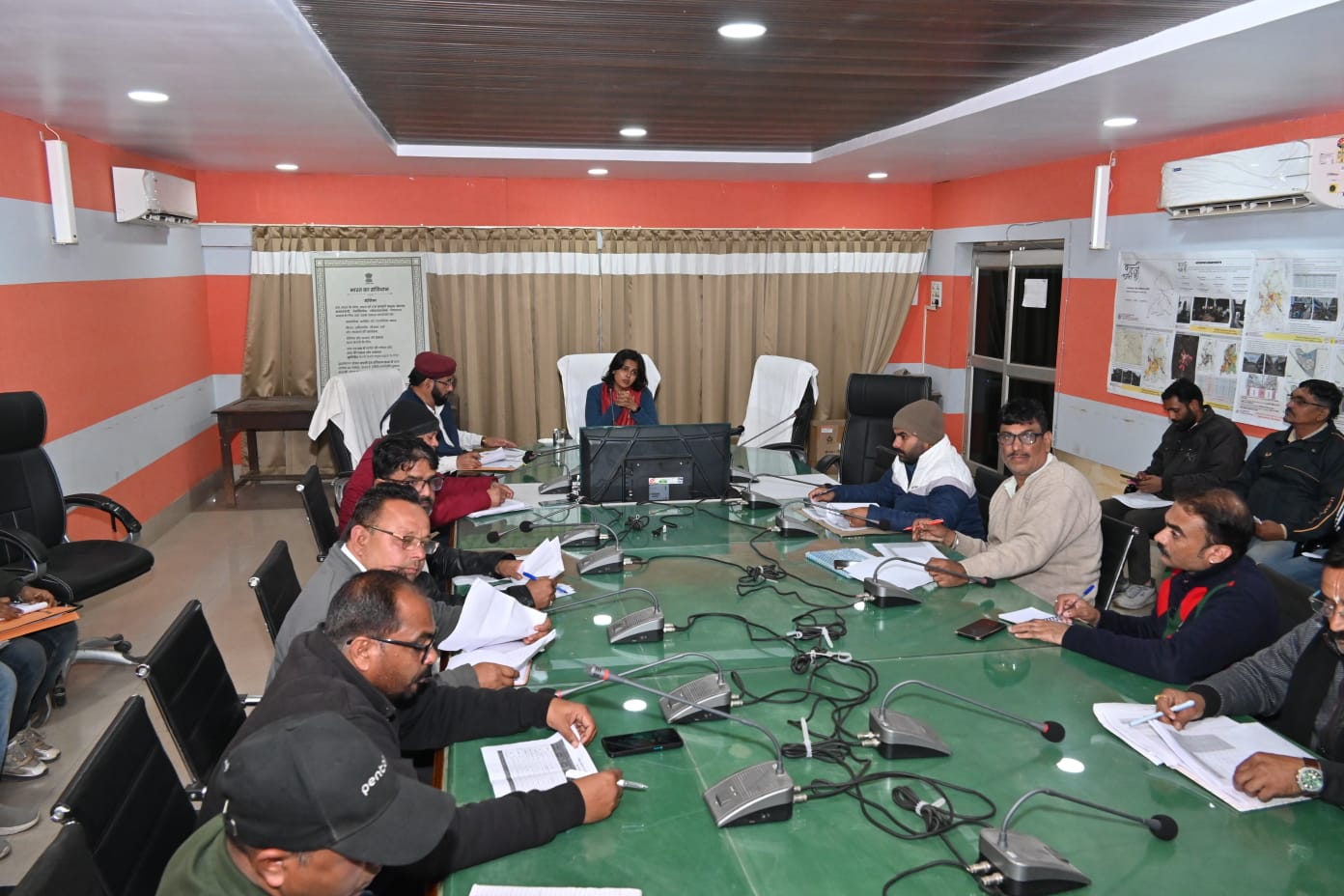 निगमायुक्त सुश्री तपस्या परिहार ने राजस्व वसूली की साप्ताहिक प्रगति की समीक्षा कर वसूली कार्य मे गति लाने दिए निर्देश,राजस्व, निगम की रीढ़ है, इसमें लापरवाही स्वीकर नहीं - निगमायुक्त 22 IMG 20260104 WA0002