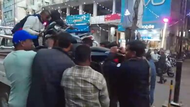 नो-पार्किंग जोन में खड़े वाहनों पर नगर निगम एवं पुलिस प्रशासन की संयुक्त कार्यवाही,9 वाहन चालकों पर की 3 हजार रूपये का चालानी कार्यवाही 8 IMG 20260114 WA0060