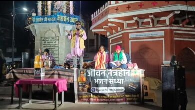 नेत्रहीनों की टीम ने संगीत की धुन पर समां बांधा घंटाघर में गायकी कला के उत्कृष्ट प्रदर्शन से मंत्रमुग्ध हुये श्रोता 7 IMG 20260114 WA0064