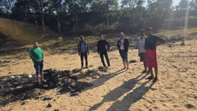 कटनी में 'काले सोने' की दस्तक: उमड़ार नदी के किनारे मिली कोयले की सीम, प्रशासन की टीम ने किया सर्वे 6 IMG 20260117 WA0056