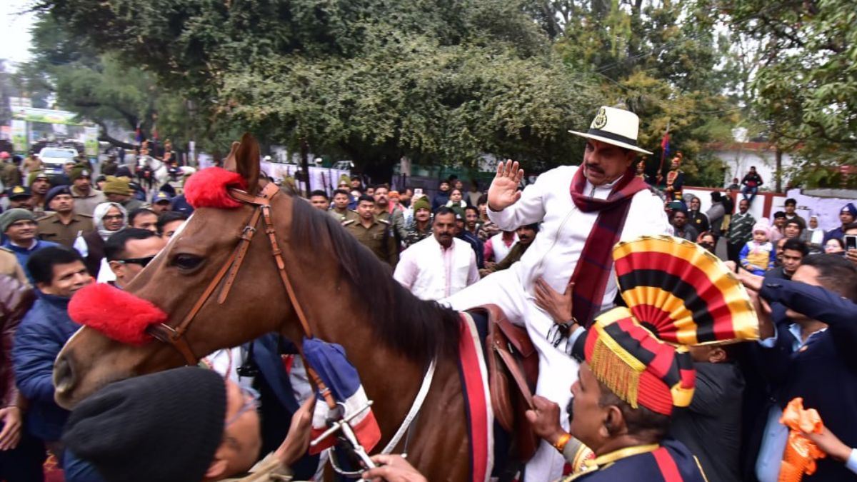 mohan yadav in horse