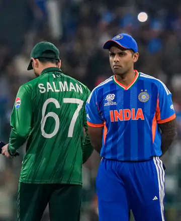 T20 Ind Vs Pak महाशिवरात्रि पर भारत का विजयी अभिषेक, लगातार आठवीं बार पाकिस्तान को T20 वर्ल्ड कप में धूल चटाई, फिर नहीं मिलाया टॉस में सूर्या ने सलमान से हाथ 45 58pti02152026000424b 1771162086