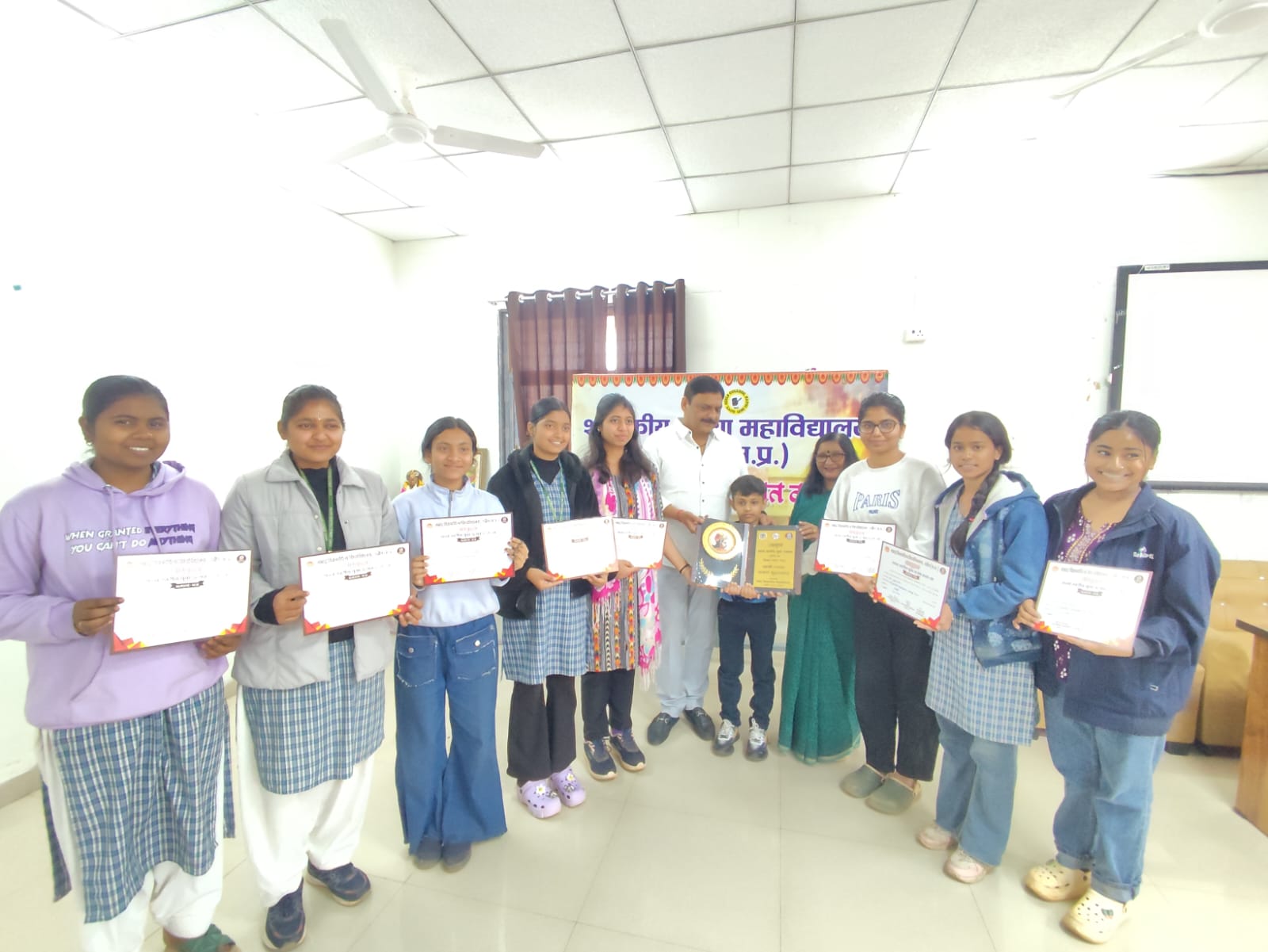 राष्ट्रीय एवं राज्य स्तर पर उपलब्धि प्राप्त करने पर कन्या महाविद्यालय में छात्राओं का सम्मान 22 IMG 20260205 WA0047