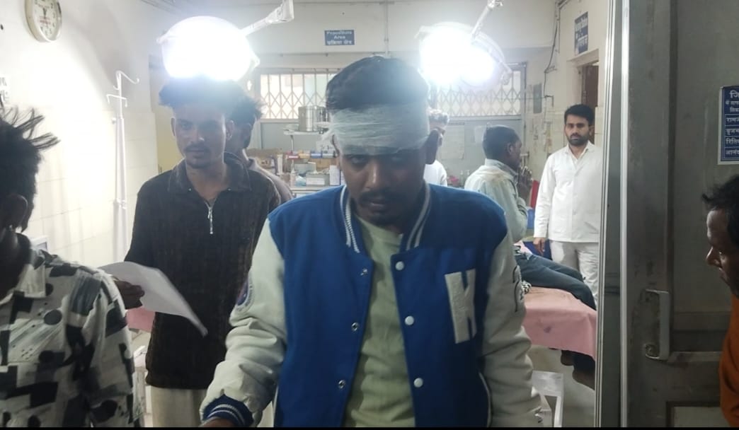 रास्ता रोक कर युवक पर पुरानी रंजिश के चलते चाकू से हमला 42 IMG 20260208 WA0163