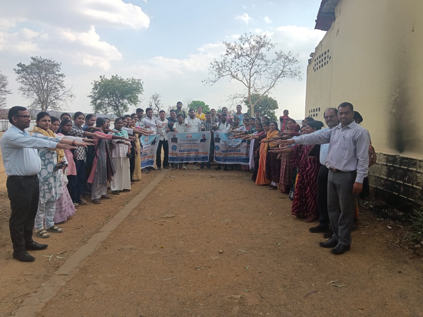 रीठी अध्ययन केंद्र में विश्व जल दिवस का हुआ आयोजन,वर्ष 2026 की थीम “जल और लैंगिक समानता” पर परामर्शदाता व छात्र/छात्राओं ने प्रस्तुत किया 22 IMG 20260322 WA0114