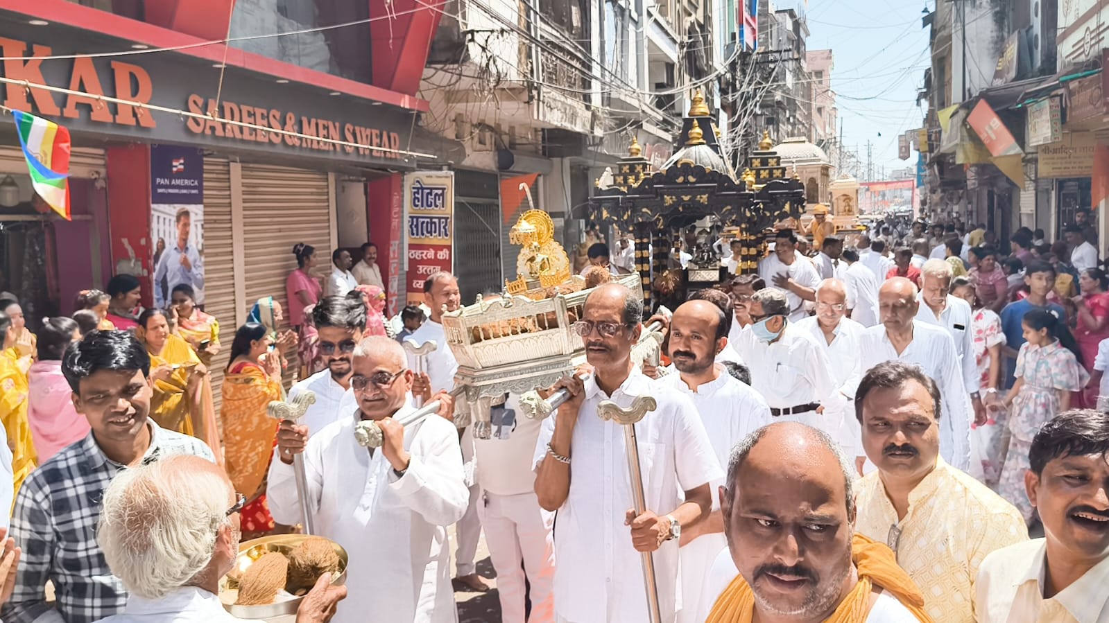 महावीर जयंती पर शहर में निकाली गई शोभायात्रा, लगे जयघोष के नारे 22 IMG 20260330 WA0006