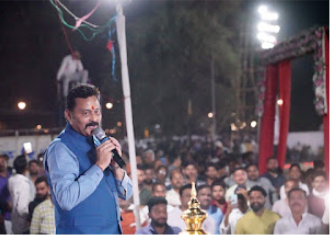 सतना ओपन नाइट क्रिकेट टूर्नामेंट में शामिल हुए विधायक संजय सत्येंद्र पाठक, खिलाड़ियों के साथ की बैटिंग 23 IMG 20260317 000525