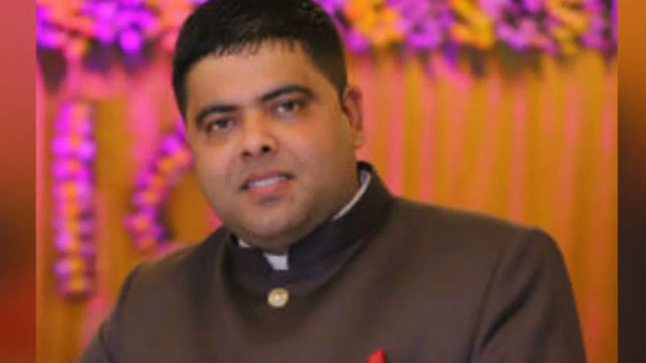 फर्जी ATS और पुलिस अधिकारी बनकर बाजपेयी ने की 100 करोड़ की ठगी, परिवार भी शामिल