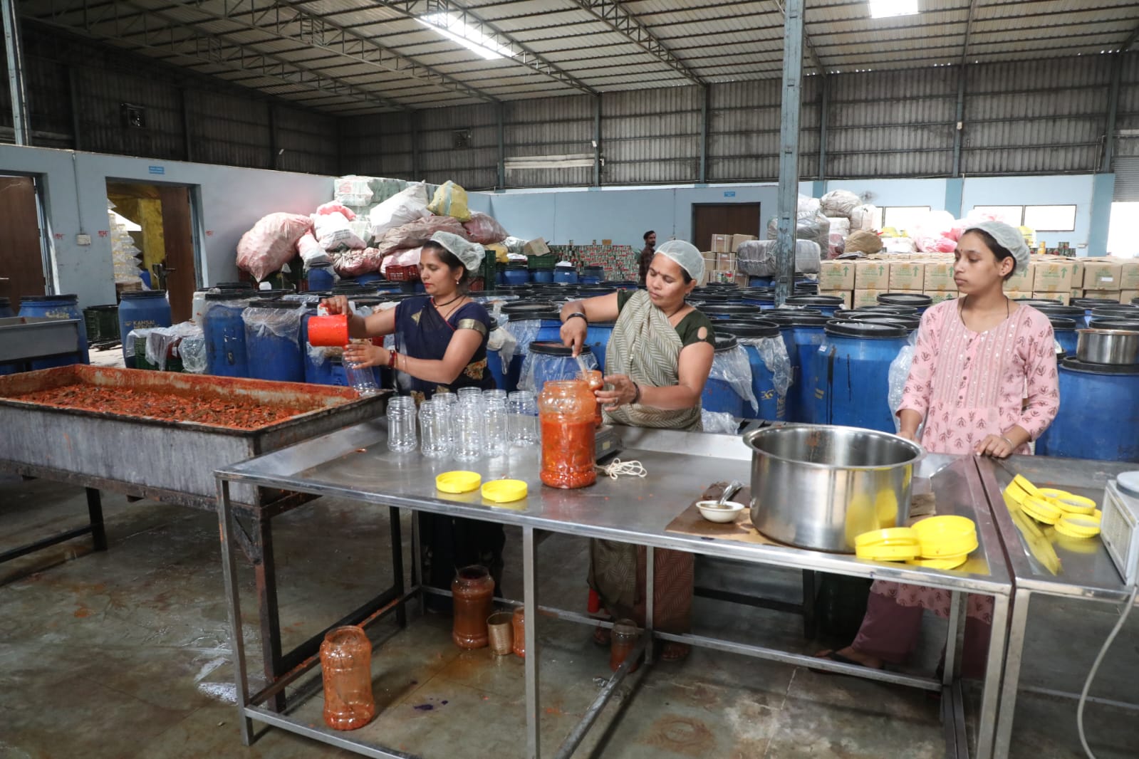 Katni News: मेहनत और हौसले से स्मिता गुप्ता बनीं मिसाल, ‘दुर्गम्मा फूड’ से 35 लोगों को रोजगार