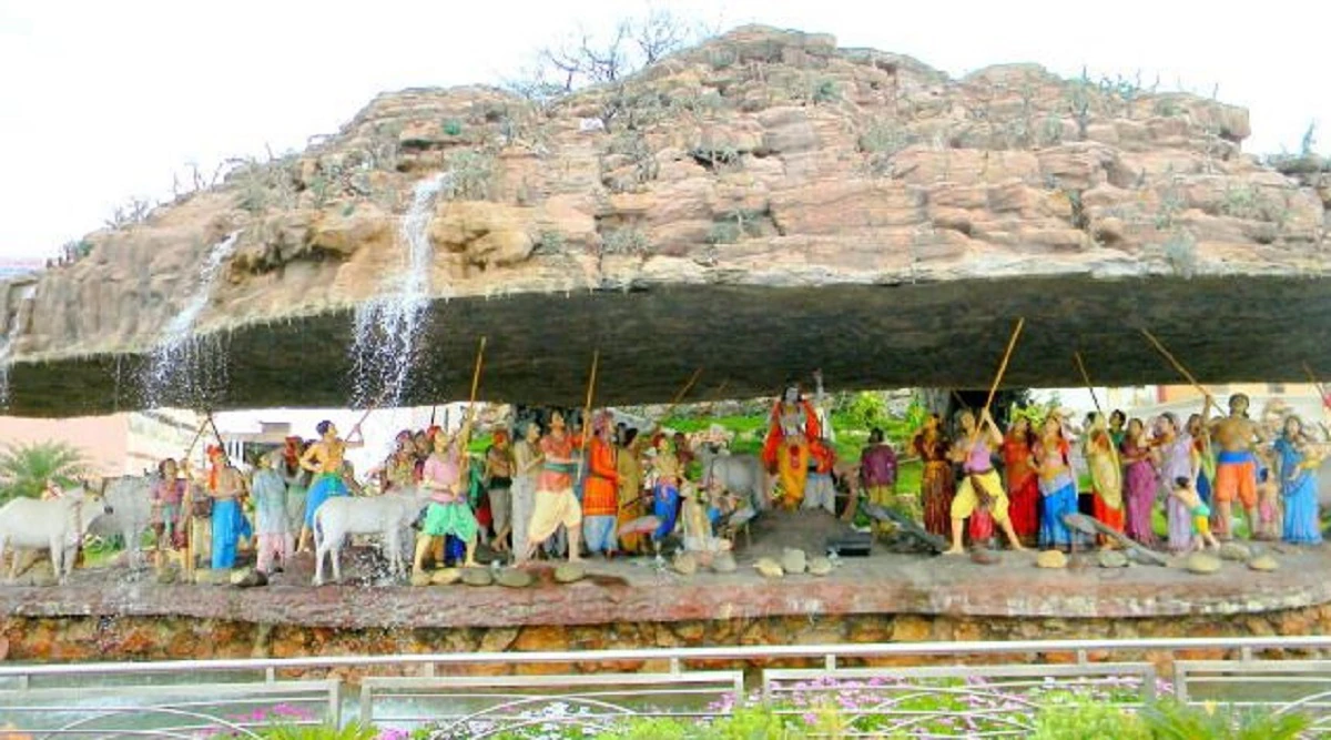गोवर्धन पर्वत का आकार घटने का पौराणिक रहस्य: ऋषि पुलस्त्य के श्राप से जुड़ी कथा वायरल