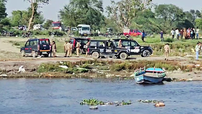 Vrindavan Boat Tragedy: यमुना में नाव पलटने से बड़ा हादसा, 9 की मौत, कई लापता-रेस्क्यू जारी