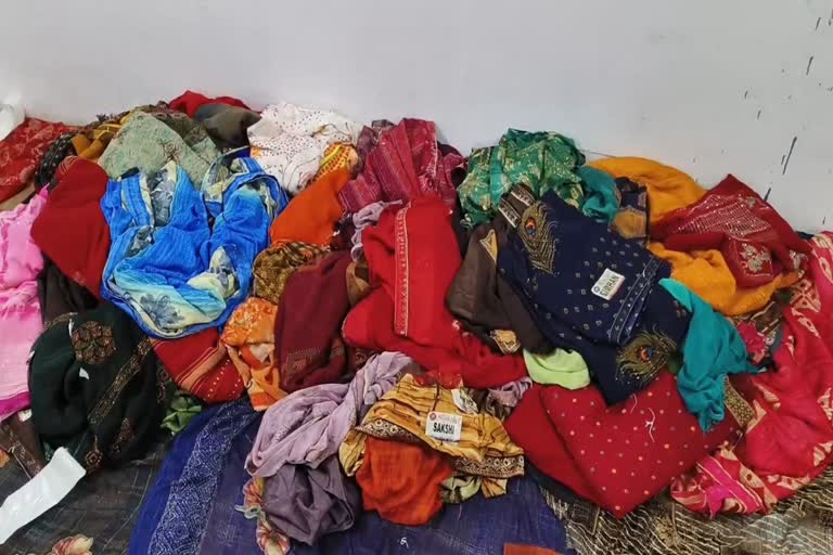 सूरत के कपड़ा बाजार पर ‘युद्ध’ की मार, रोज़ 100 करोड़ का नुकसान